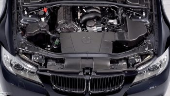 تصویر موتور اتومبیل BMW