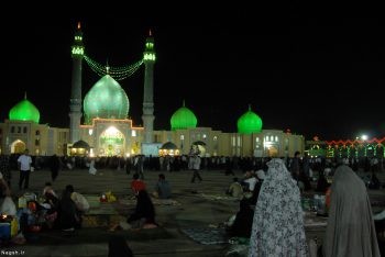 مسجد جمکران در شب