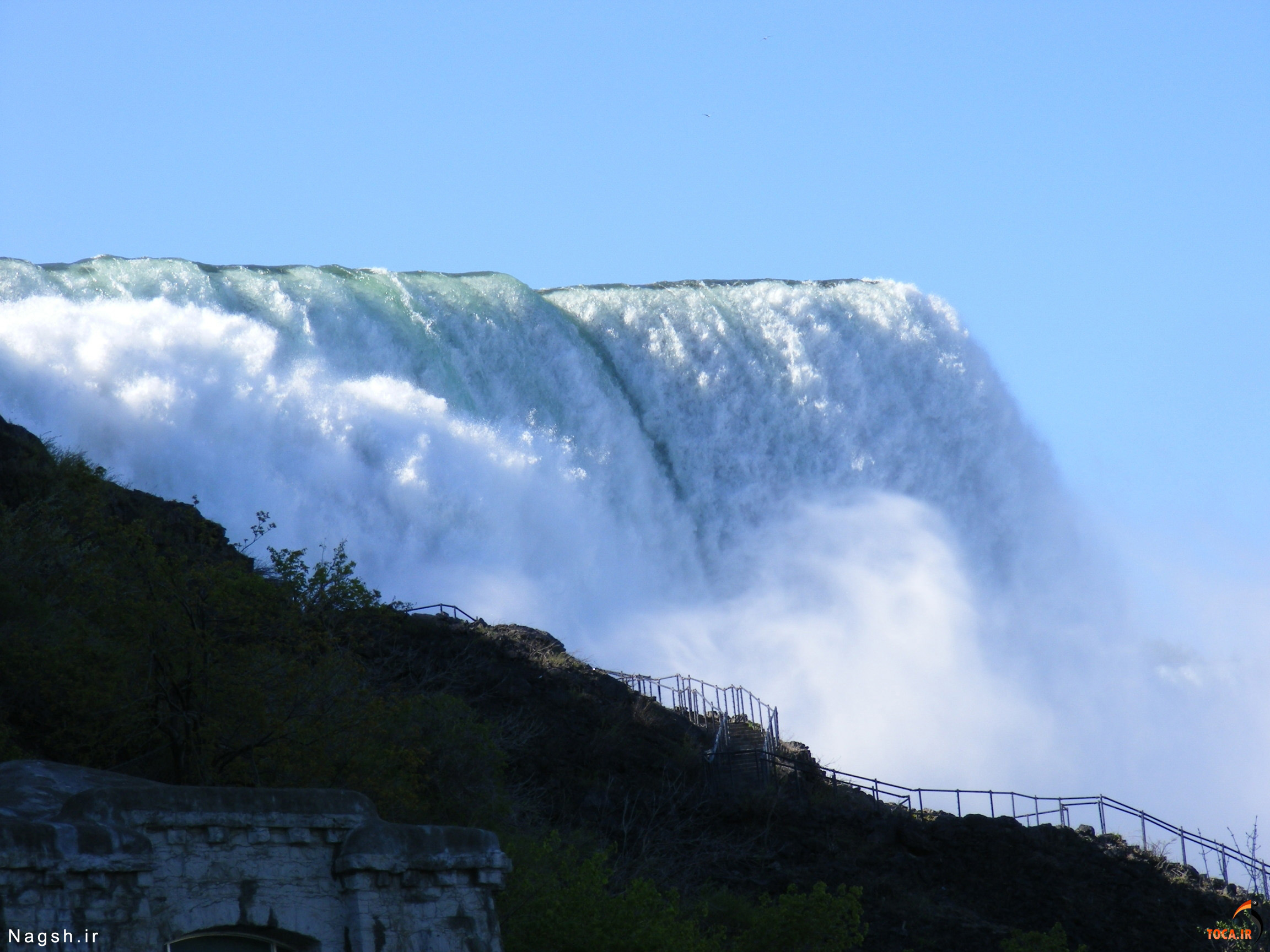 آبشار غول پیکر