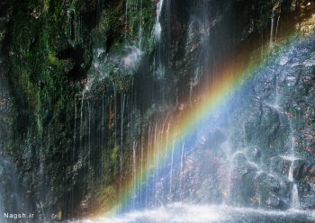 آبشار با رنگین کمان